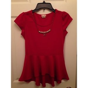 🚫SOLD ON VINTED🚫Red peplum top w/ necklace