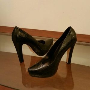 Bebe Black Croco Vamp Platform Pump
