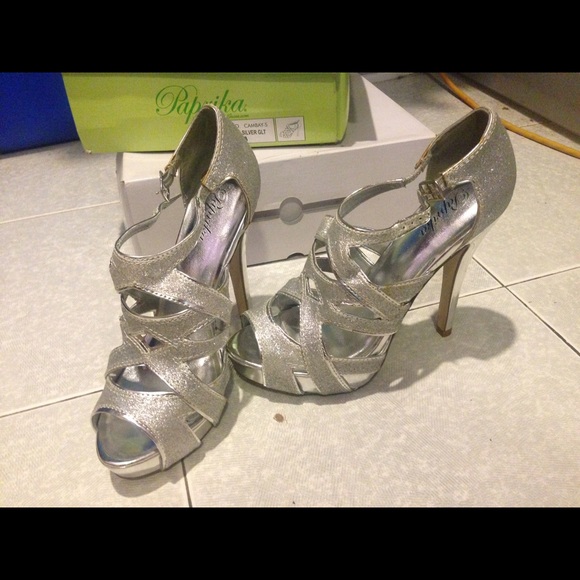 Glittered High Heel - Picture 1 of 1