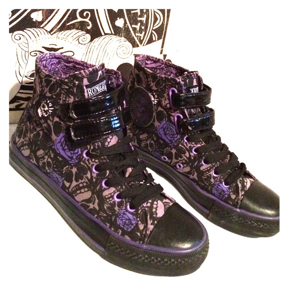 Skull sneakers (black and purple)
