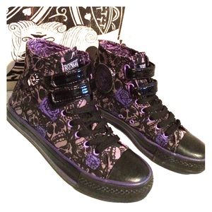Skull sneakers (black and purple)