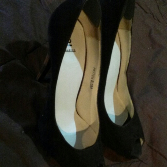 Shoes - Picture 2 of 2