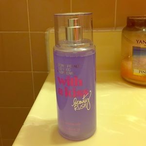 With a kiss body mist