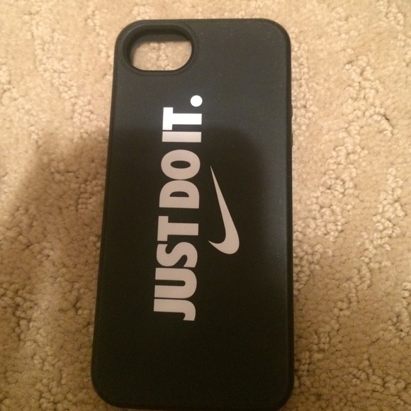 Nike Accessories - Nike iPhone 5 case