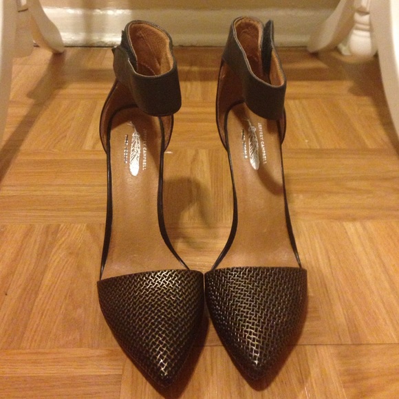 Jeffrey Campbell - Solitaire