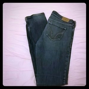 Like new Holister Jeans size 5L medium blue wash