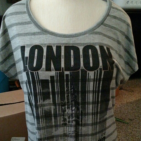 Printed tee; never worn