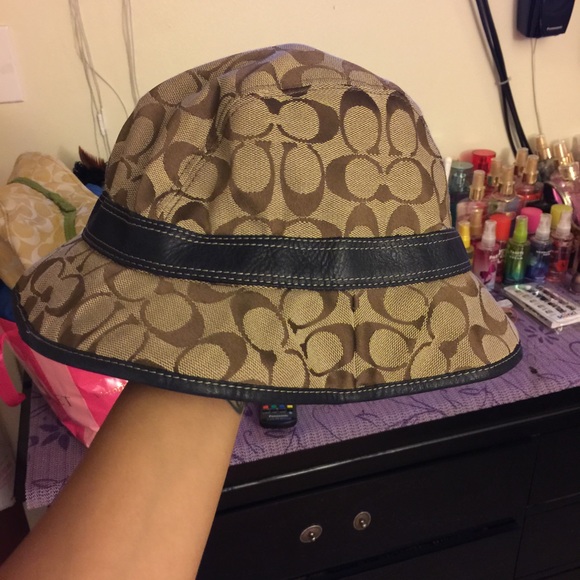 Coach hat - Picture 3 of 3