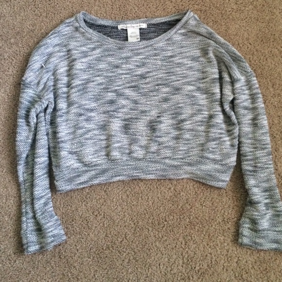 long sleeve crop sweater