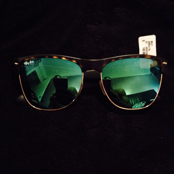 Ray bans turtle shells.