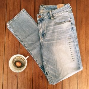NWT American Eagle Light Wash Skinny Jeans
