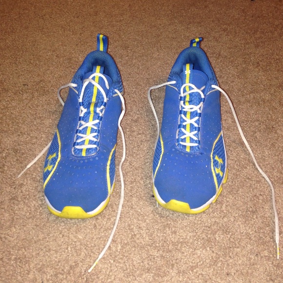 Under Armour shoes - Picture 2 of 4