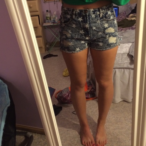 Denim printed shorts. - Picture 1 of 3