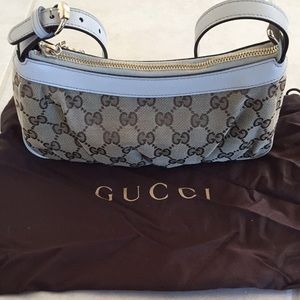 NWT Gucci classic logo baguette bag / small hobo
