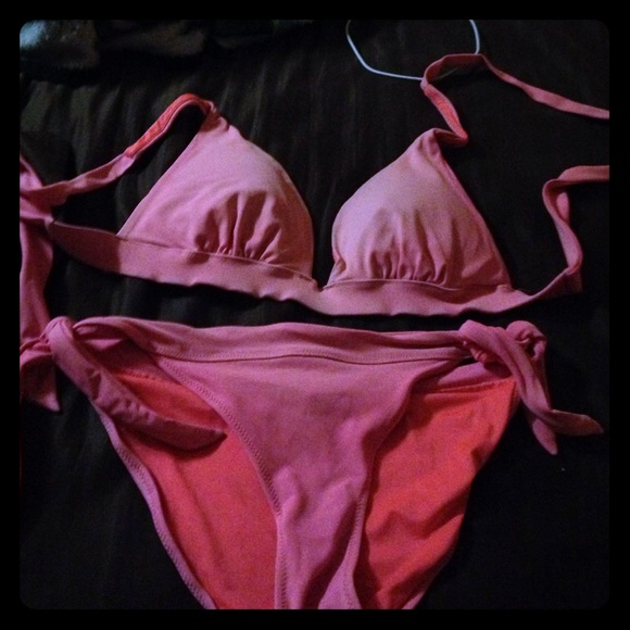 Victoria's Secret Other - Victoria's Secret plunge halter swimsuit