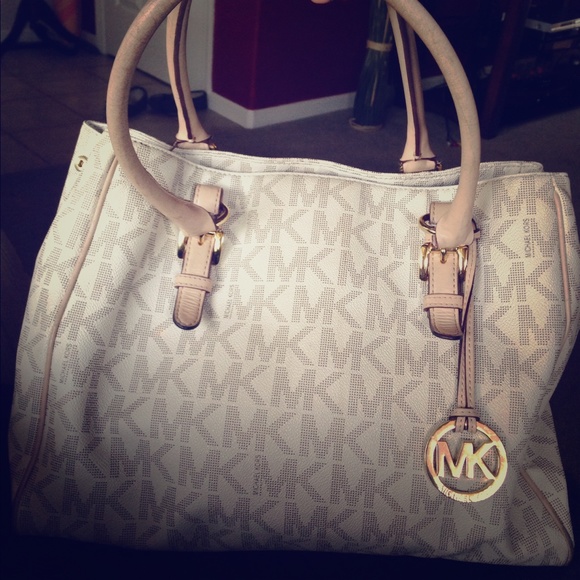 MICHAEL KORS jet set logo vanilla ((sold))
