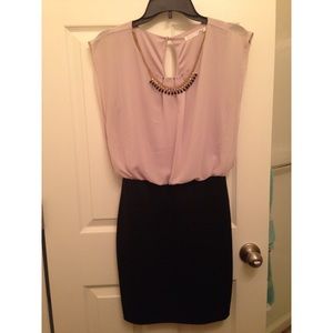 🚫SOLD on Vinted🚫Beige dress w/ necklace