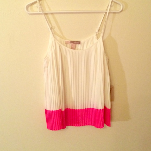 Pleated white hot pink top