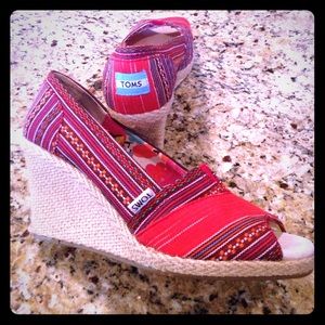 Super cute red Toms wedges!!!