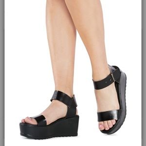 NWOT trendy platform shoes