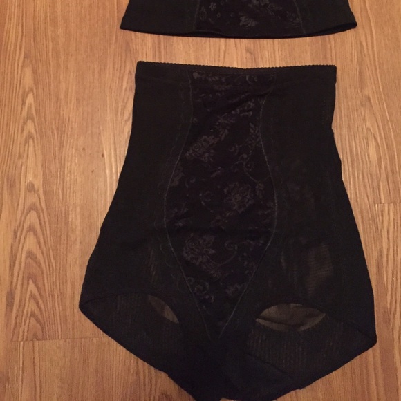 Neve worn Top and bottom full coverage control