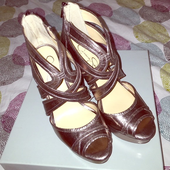 🎀NWT Jessica Simpson Metallic Heel