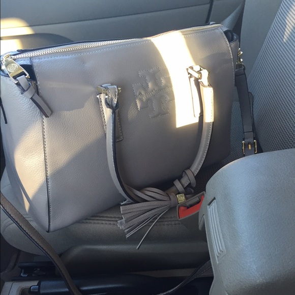 Tory burch Thea zip