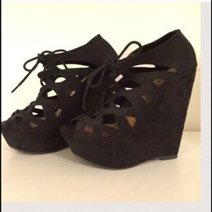 Lace up wedges 💝