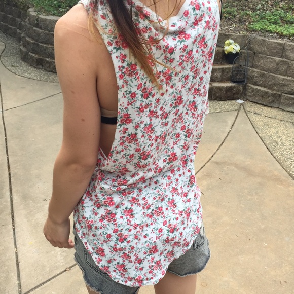 Floral muscle tee - Picture 2 of 2
