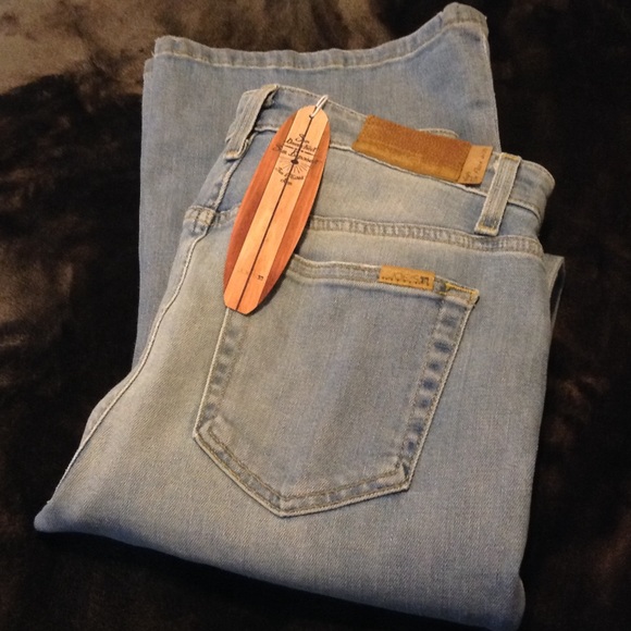 JOE'S JEANS Sun Drenched High Rise Flare Jeans ☀️ - Picture 4 of 4