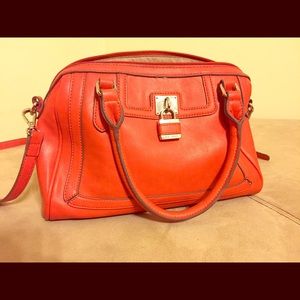 Shoulder handbag.Nine west
