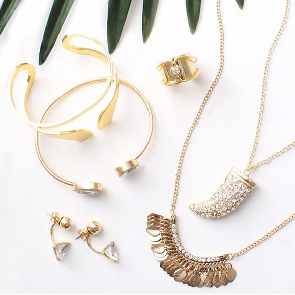 Boutique Jewelry - NWT Pave Horn Pendant Gold Necklace
