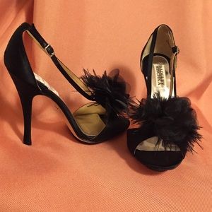 NWT Authentic Badgley Mischka stilettos size 8