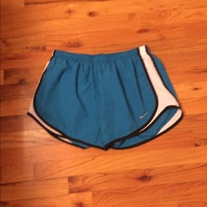 Nike running shorts size L