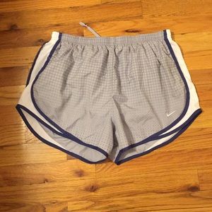 Nike running shorts size L