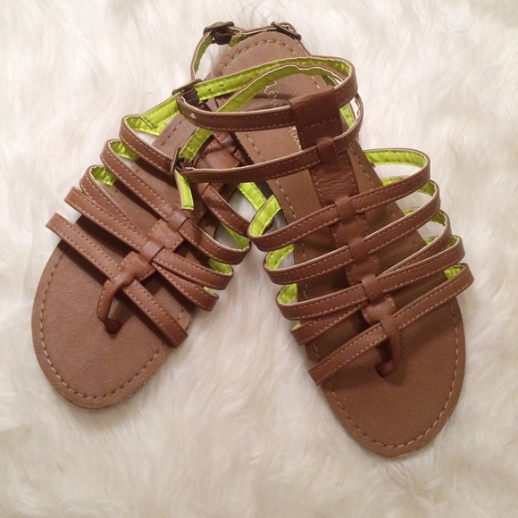 Aeropostale brown strappy gladiator sandals