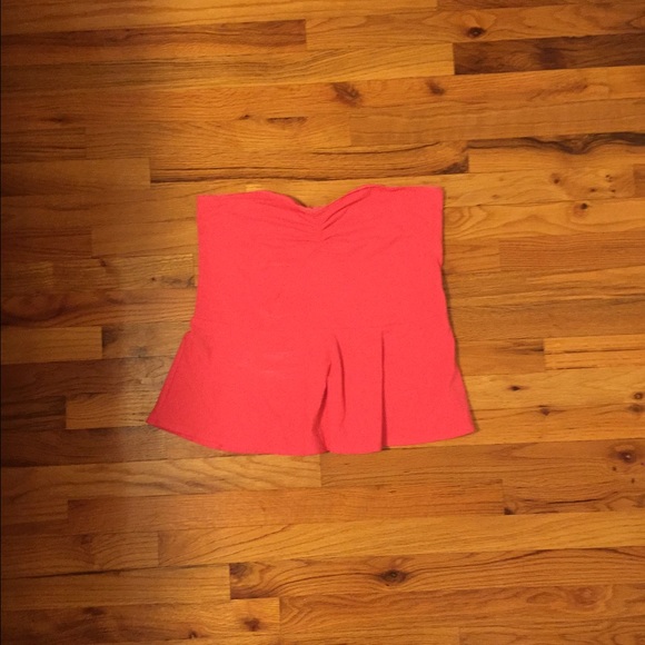 stretchy pink strapless peplum top