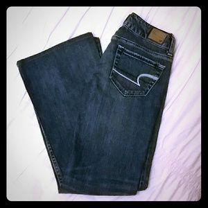Like new American Eagle dark wash jean size 00