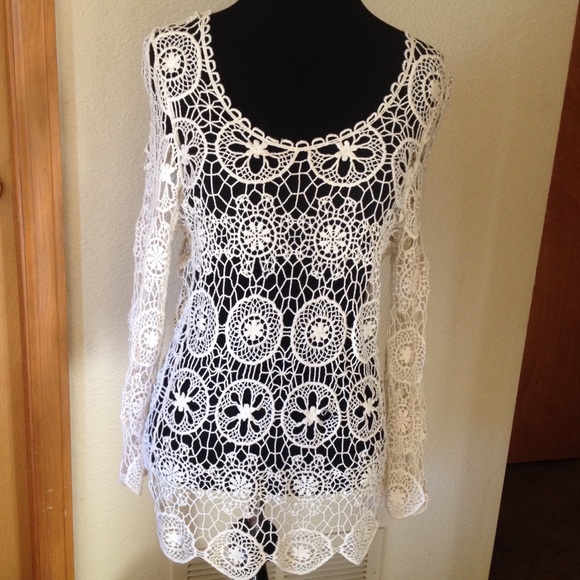 Issi Tops - Crochet cream top