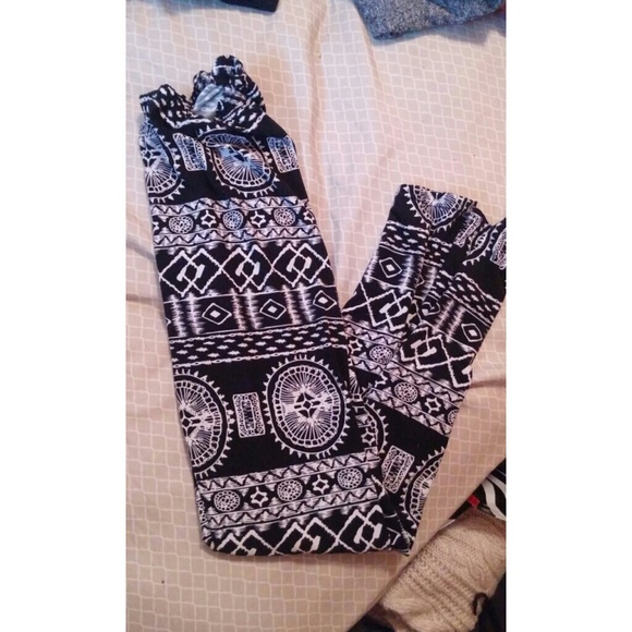 🌄 RARE aztec leggings 🌄