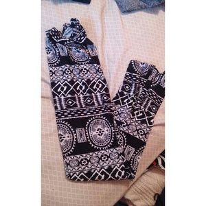 🌄 RARE aztec leggings 🌄