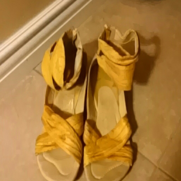 Summer zip up sandals