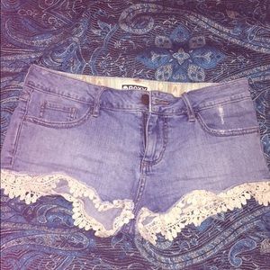🚫🚫Roxy Crochet Shorts & crochet top! On hold