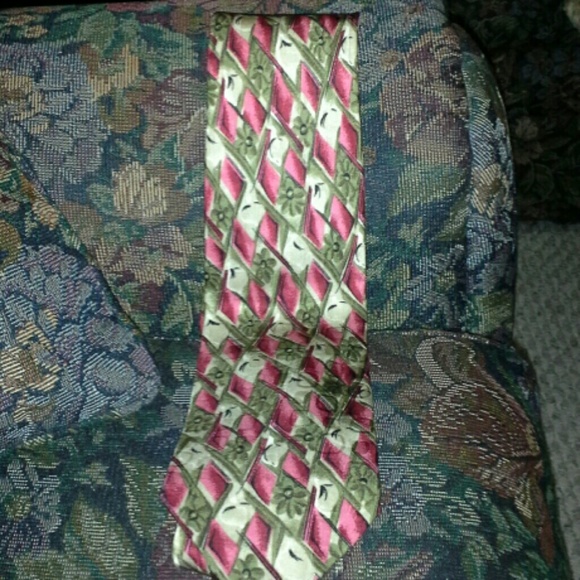 Silk neck tie