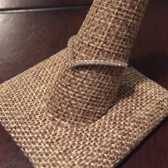 ETERNITY "V" CHEVRON STACKABLE CZ BAND - Picture 2 of 4