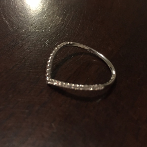 ETERNITY "V" CHEVRON STACKABLE CZ BAND - Picture 3 of 4