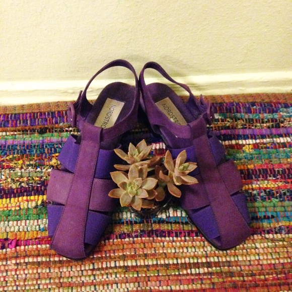 🍇Vtg Barnie Purple Sandals🍇