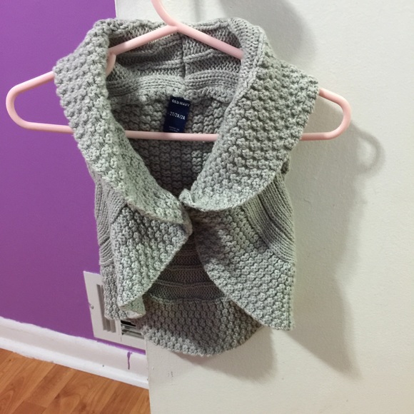 Sleeveless cardigan