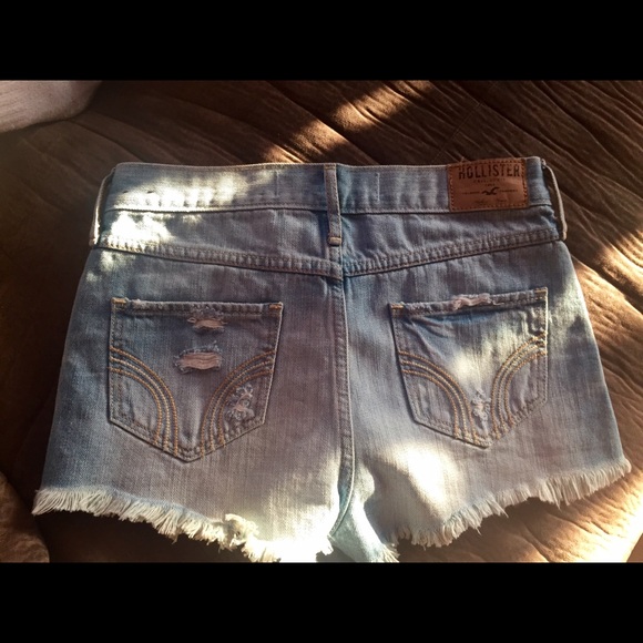 Hollister high waisted shorts - Picture 2 of 2