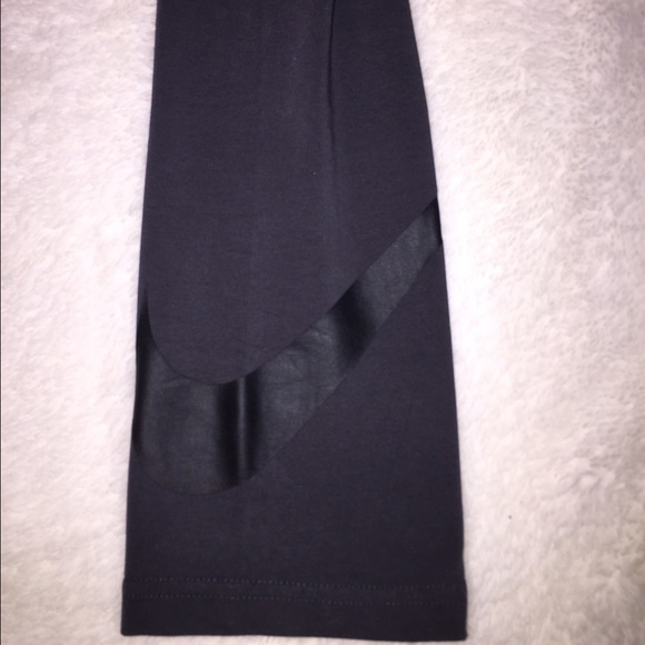 SOLD! NIKE dark grey stretchy cotton legging.